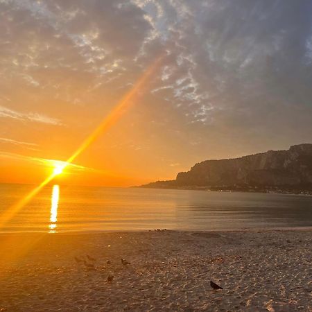 Villa Sara Mondello Garden Level ปาแลร์โม ภายนอก รูปภาพ