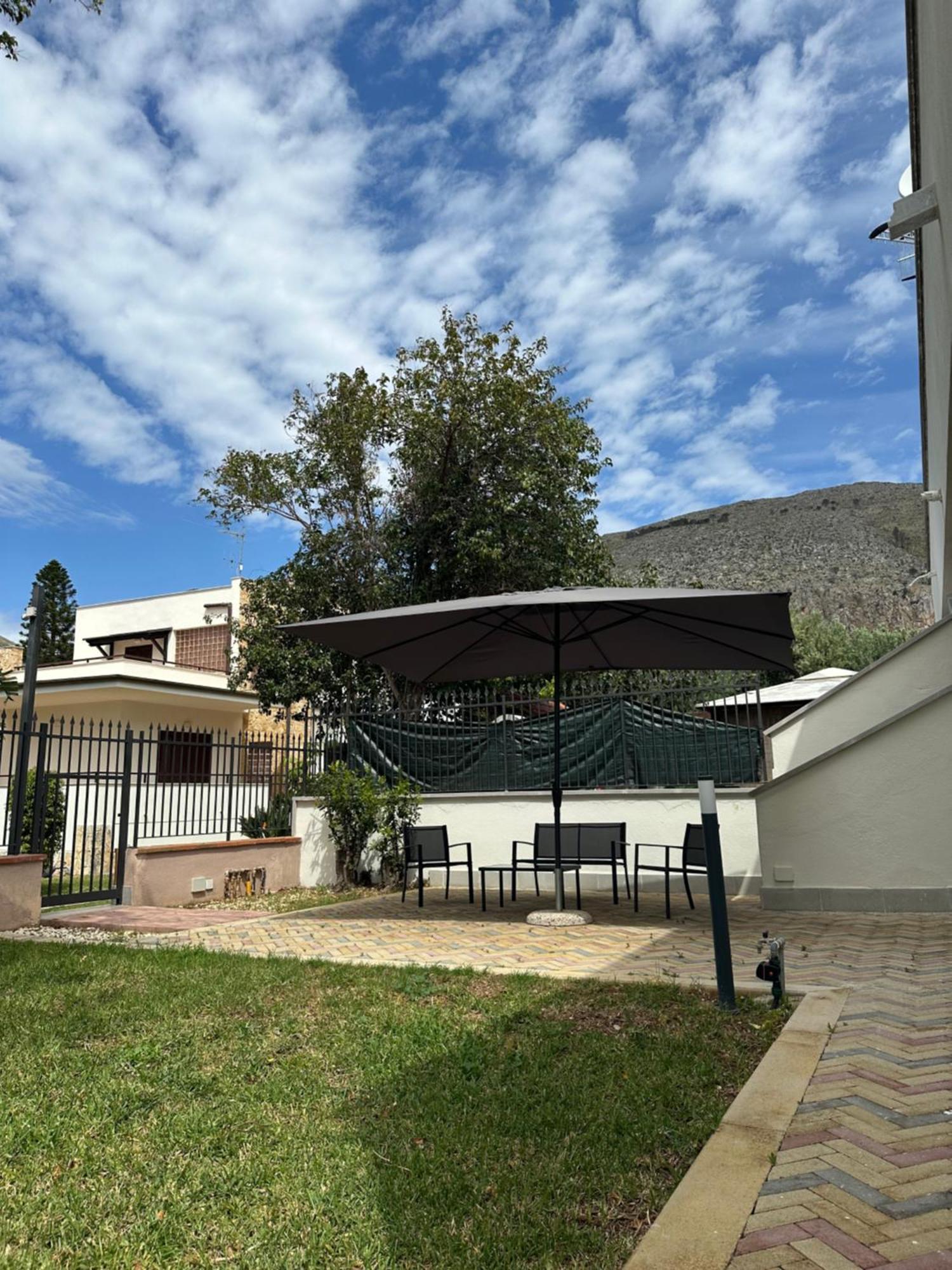 Villa Sara Mondello Garden Level ปาแลร์โม ภายนอก รูปภาพ